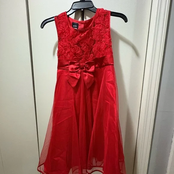 Elegant Red Kids Dress - Picture 1 of 4